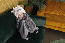 Cozy Noxxiez BL827 Kravička - hřejivá deka s kapucí se zvířátkem a tlapkovými kapsami