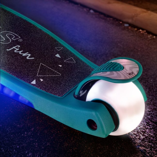 Dětská tříkolová koloběžka NILS Fun HLB1310 s LED zelená