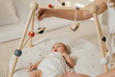 PlanToys Hrazdička pro miminka - Vesmír