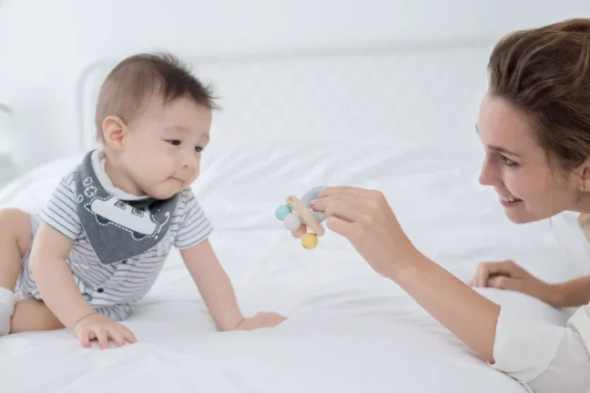 PlanToys Chrastítko s korálky "PlanLifestyle"