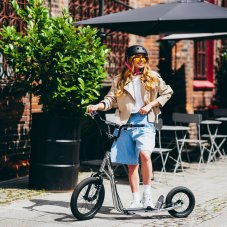 Koloběžka NILS Extreme WH10121 s pumpovanými koly 16/12"