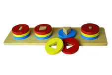 Barevné kruhové cihly s různými tvary uvnitř