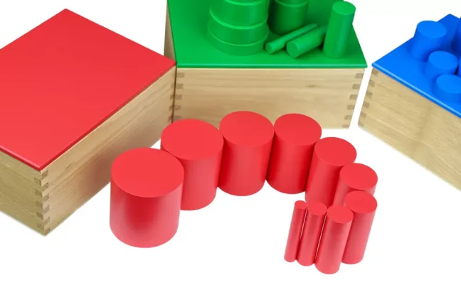 Barevné válečky bez úchytů z bukového dřeva