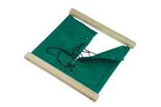 Zapínací rám s tkaničkou