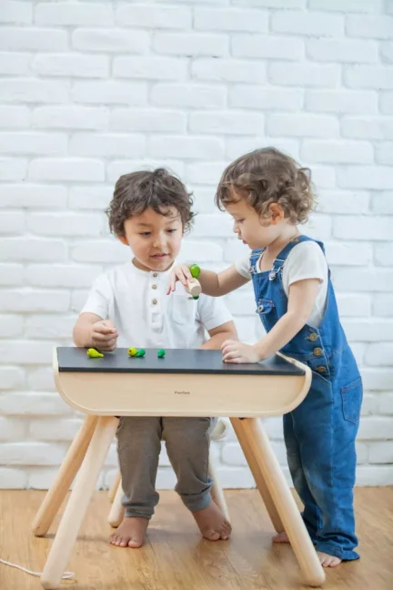 PlanToys Dětský stolek - černý