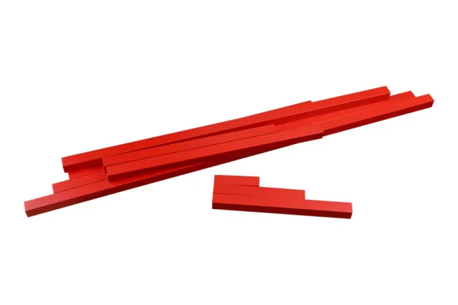 Červené tyče z bukového dřeva